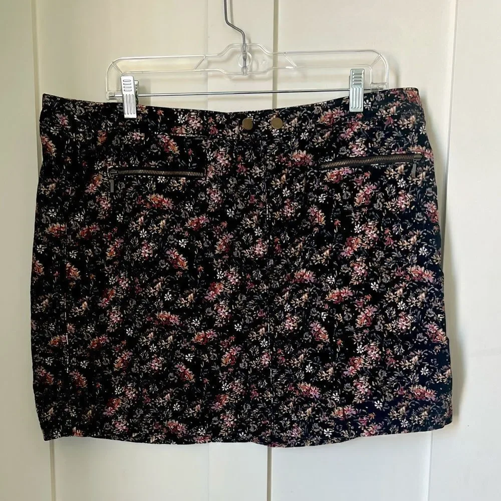 Mossimo Black Floral Corduroy Cotton Blend Mini Skirt sz 16